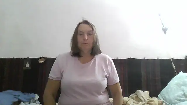 AnnaLive570 live cam on StripChat