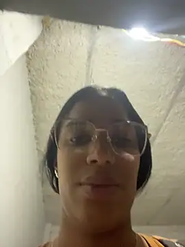 FlorSalvaje_ live cam on StripChat