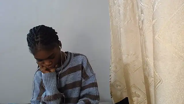 PetiteBarbie_05 live cam on StripChat