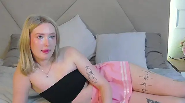 MarianeSun live cam on StripChat