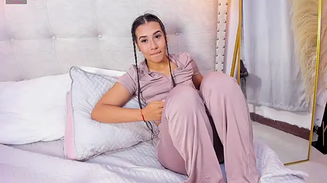 Mia_dolls18 live cam on StripChat
