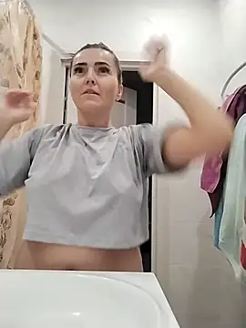 SweetyMommy77 live cam on StripChat