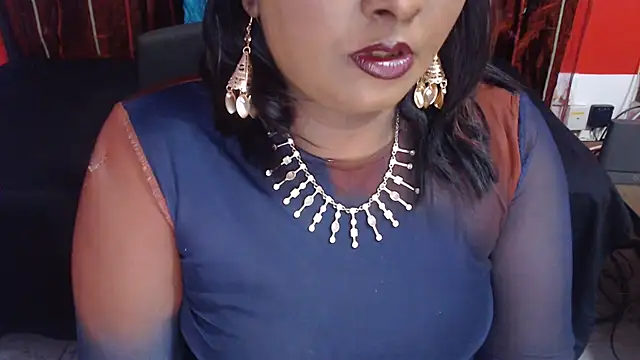 INDIANSIN2 live cam on StripChat