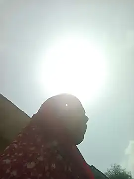 Rinee_suwanee live sex cam