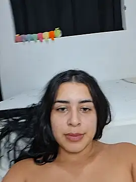Maite_4 live cam on StripChat