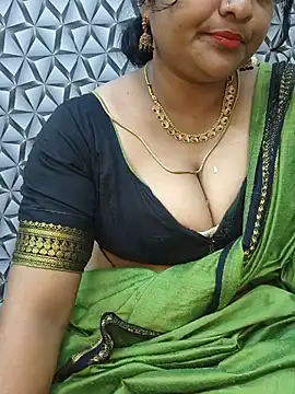 AADHIRA_Tamil_Mallu live cam on StripChat