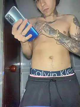 Luciferxz21 live cam on StripChat