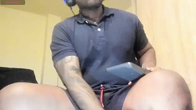 thomas_santtos1 live cam on StripChat