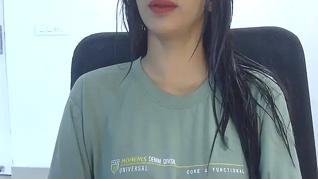 YOUR__ALLY live cam on StripChat