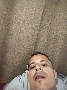 Alvarito_25 live sex cam