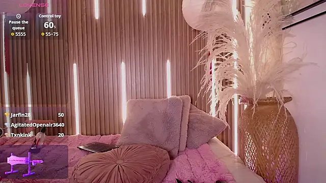 Christine_Wild live sex cam