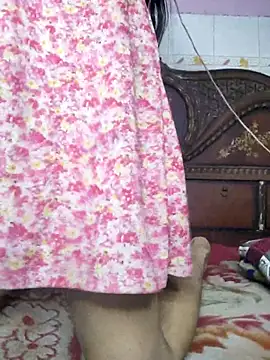ALIZA_FENDY live cam on StripChat