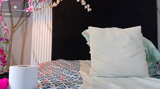 rouxinferno_cr live cam on StripChat