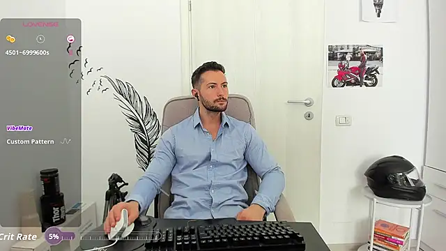 ZackFraser live cam on StripChat