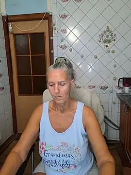 yalukerya live cam on StripChat