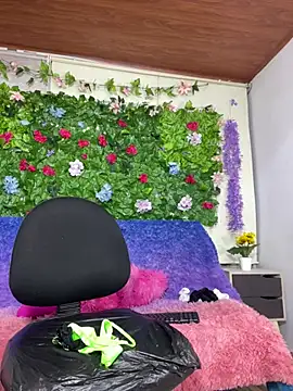 Sadiecollins- live cam on StripChat