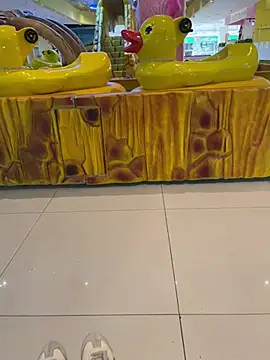Nini_11 live cam on StripChat