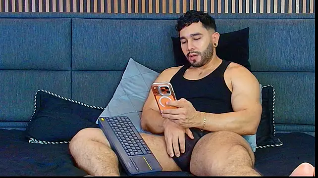 Martin_and_Santiago live sex cam