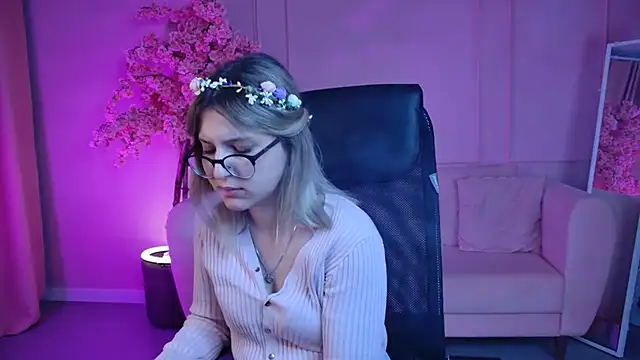 LeslieBloom live cam on StripChat