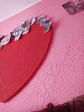 IZOLDA99 live cam on StripChat