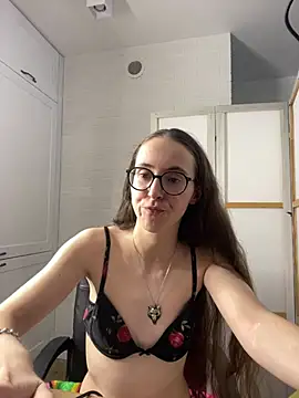 MartiniiSelenna live cam on StripChat
