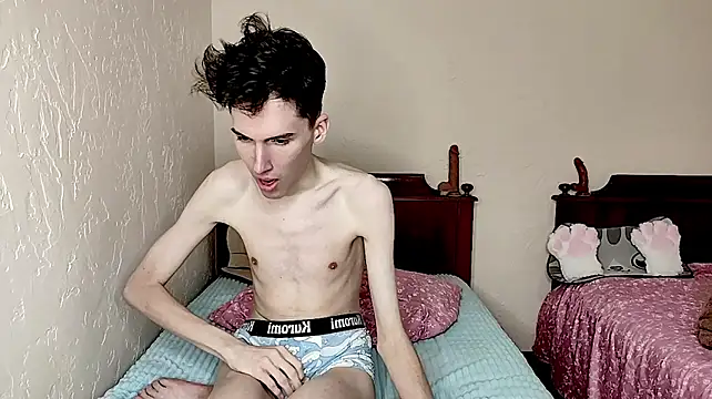 GoodBoyLuca live cam on StripChat