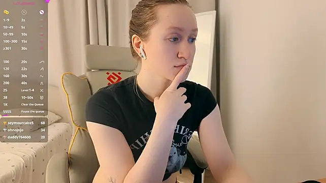 mowalova live cam on StripChat