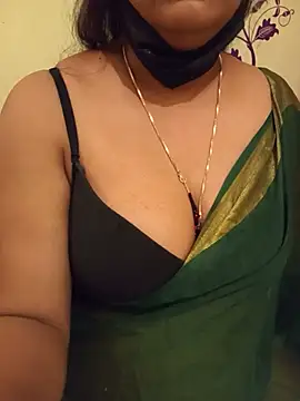 UR_Chocogirl live cam on StripChat