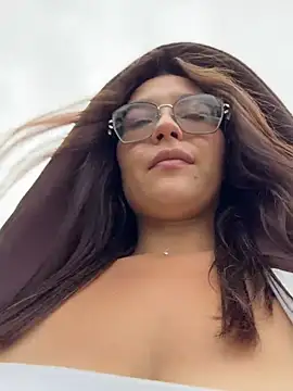 lunamood (F young) - suck nipples