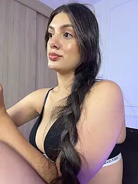 EmilyS__ live cam on StripChat