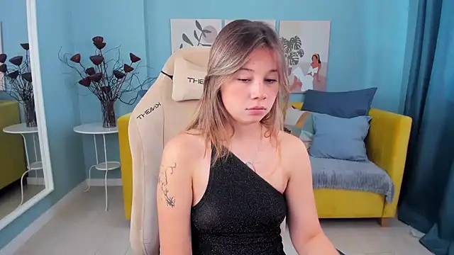 MusyCat_Star live cam on StripChat