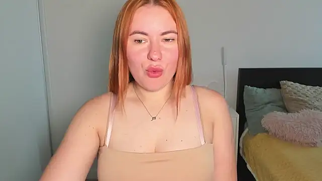 LAYLAxSTAR live cam on StripChat