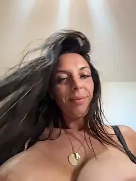 Almmaxxxx live cam on StripChat