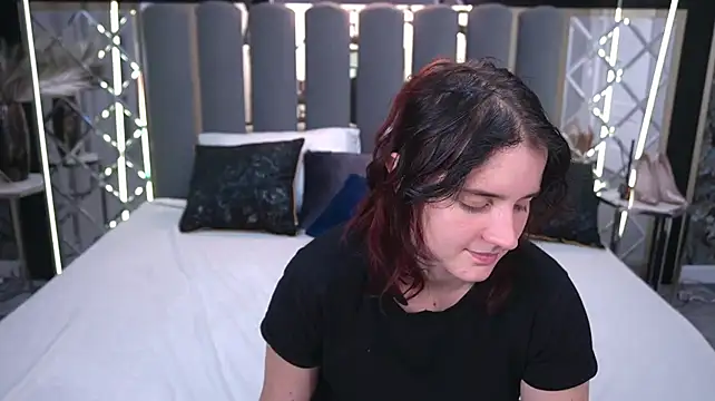 CassandraGold live cam on StripChat