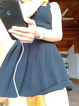 TrucBaby live cam on StripChat