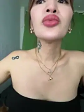 Tony_8706 live cam on StripChat