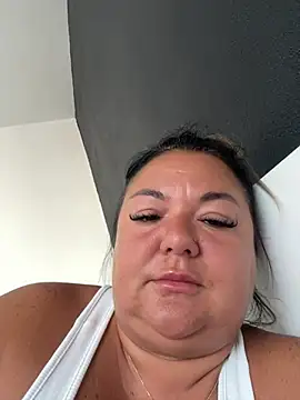 MikyVesela live cam on StripChat