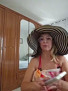 MariaRichi_ live cam on StripChat