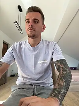 Huge_cock22cm live cam on StripChat
