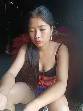 HeresThuy22 live cam on StripChat