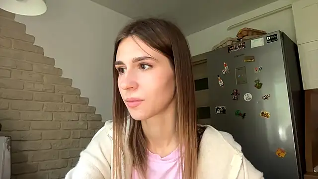 ZaraGuyette live cam on StripChat