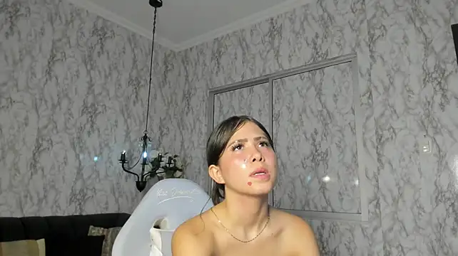 Slim_Petitee live cam on StripChat