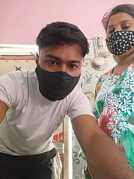 rajnikashyap live cam on StripChat