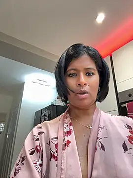 Melarose82 live cam on StripChat