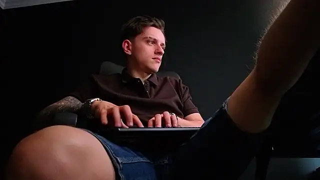 FelixStarkk live sex cam