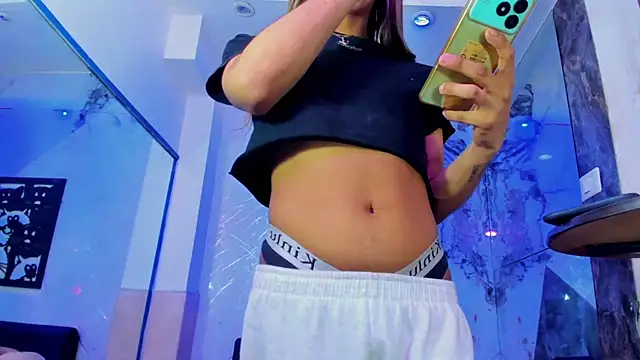 Isabella_stanford2 live cam on StripChat