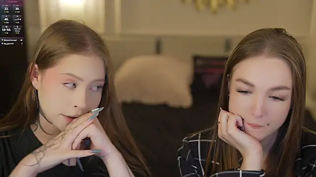 Esmie_Smile live sex cam