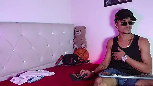 Angel_foxc13 live cam on StripChat