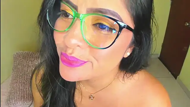 Julia_Haye live cam on StripChat