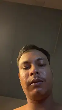 DarkMuscleBoyX live cam on StripChat
